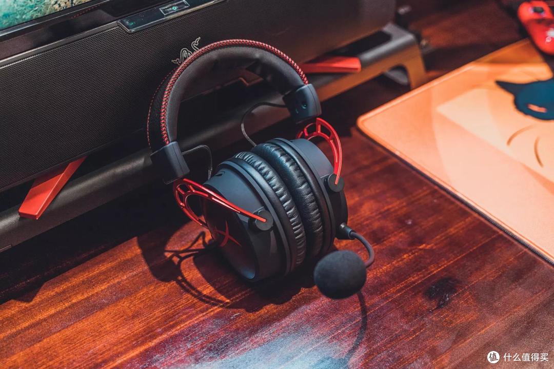 为了玩老头环,我买了个耳机:HyperX 阿尔法无线版