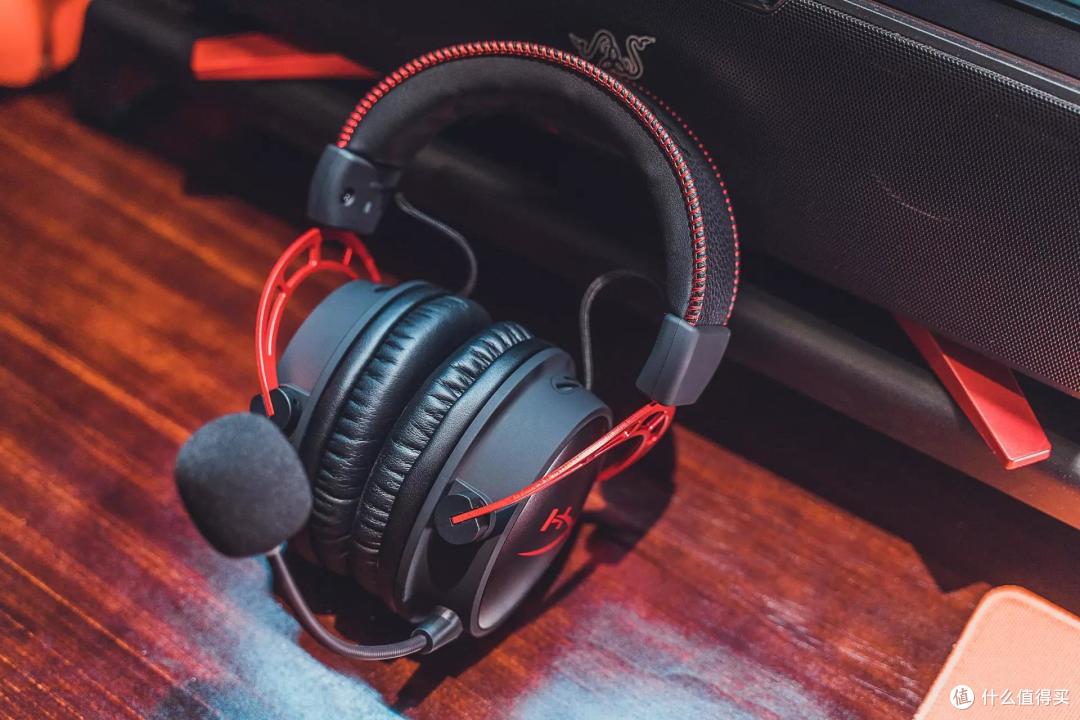 为了玩老头环,我买了个耳机:HyperX 阿尔法无线版