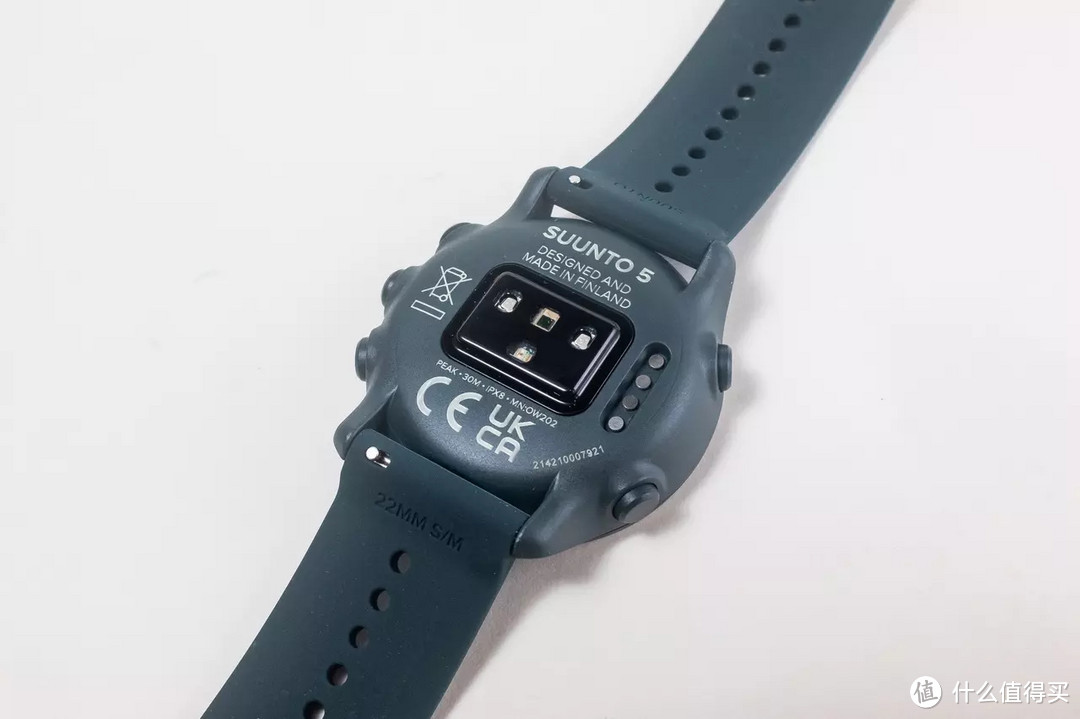 轻而易，用SUUNTO 5 PEAK开启新训练