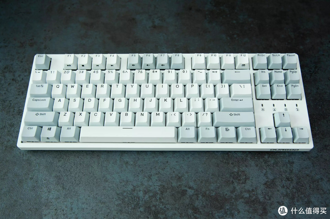 可盐可甜 杜伽K320樱桃红轴有线机械键盘 浅雾蓝
