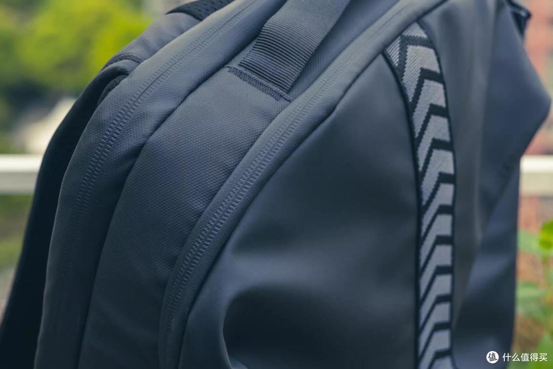 能包罗万象又能一触即发——联想拯救者背包肩键套装