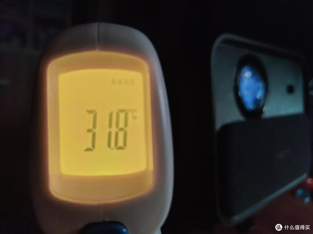 千元级投影带来越级影音享受,知麻Z1投影仪
