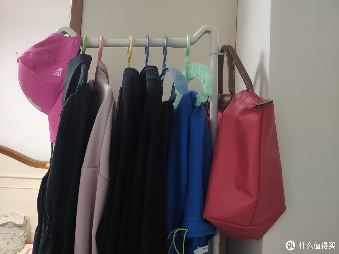 衣帽架和脏衣篮二合一产品,来看看到底实不实用~~~