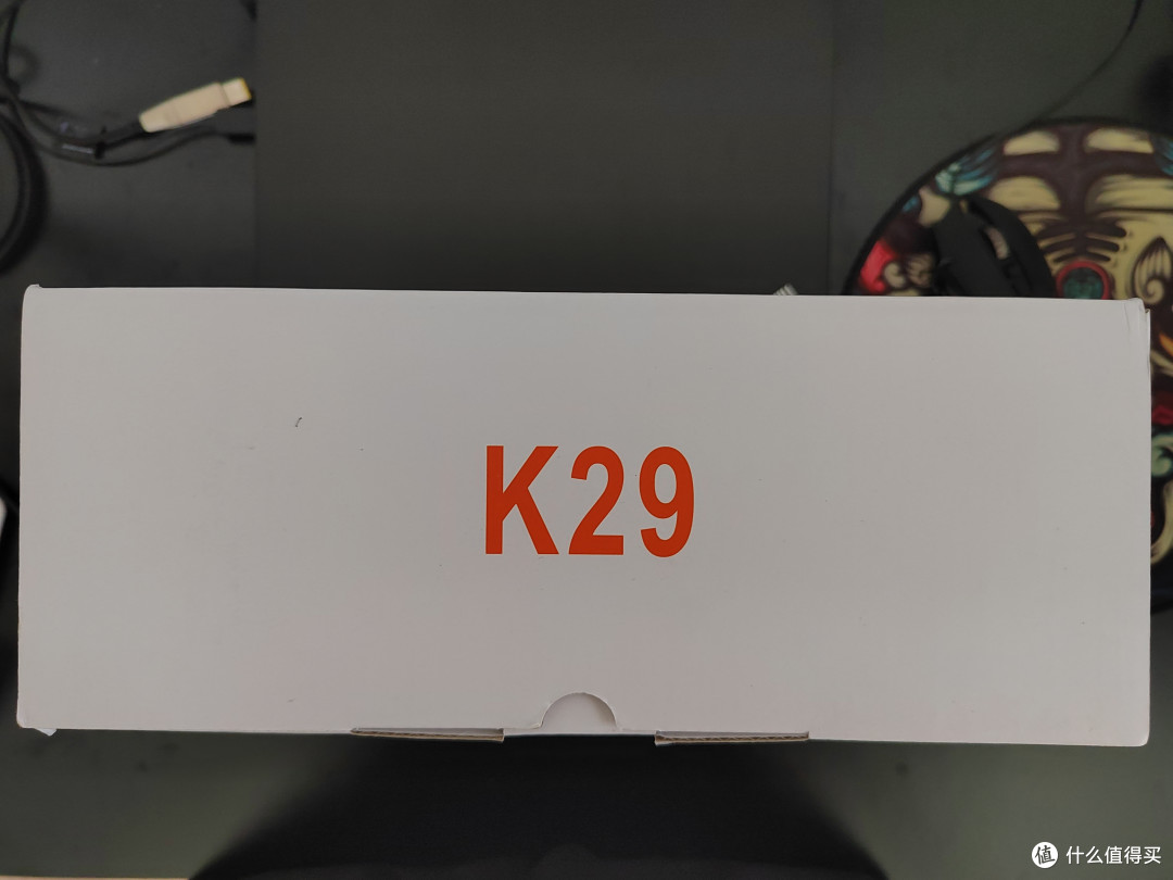 机箱型号是傻瓜超人k29，搜到的价格是200块左右，不知有没有水分。