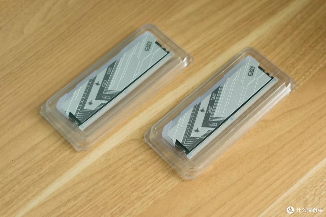 终于降价了,漂亮用得起的DDR5内存灯条,新品七彩虹CVN DDR5实测