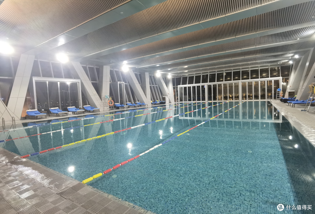 室内游泳池