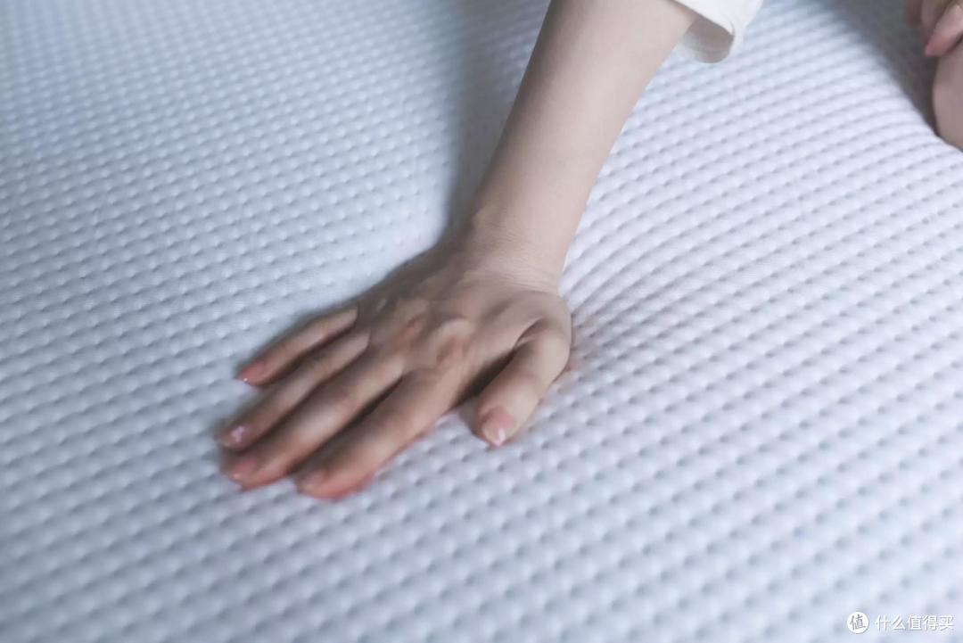 睡眠未必追求时长,更应该注重质量,选床垫应该注重哪些?