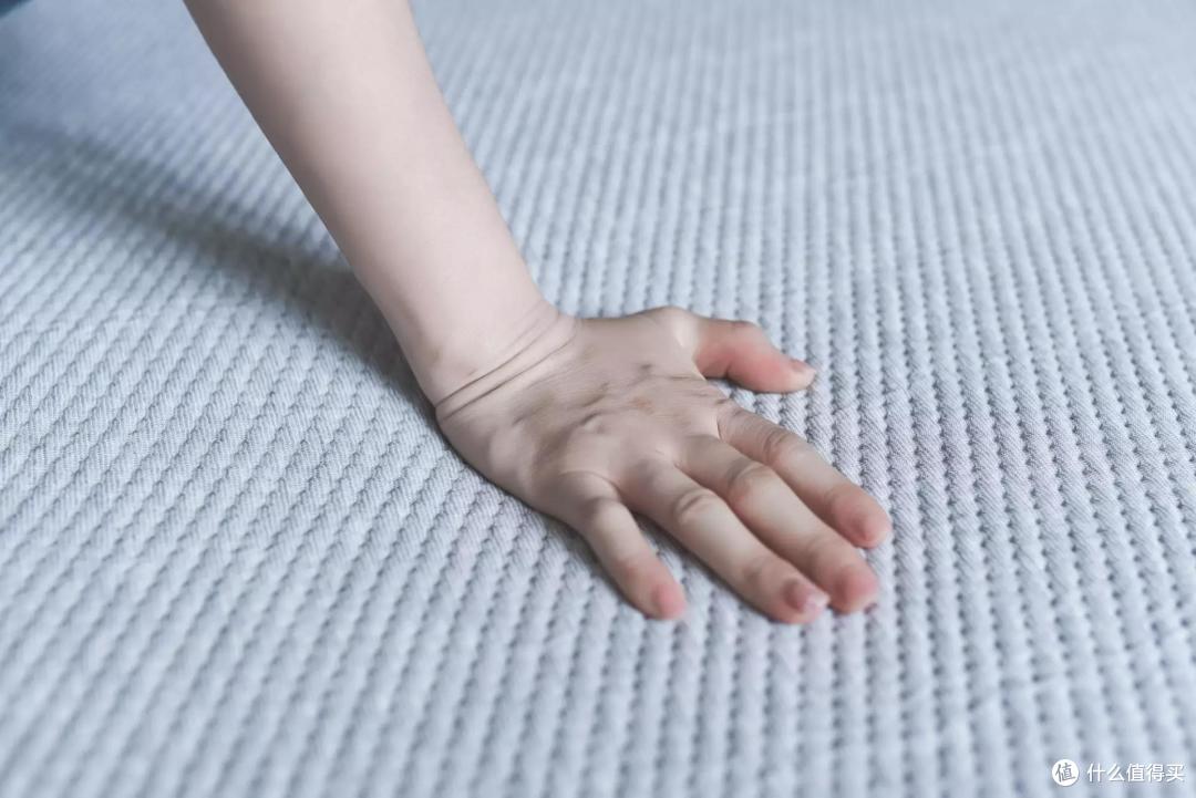 睡眠未必追求时长,更应该注重质量,选床垫应该注重哪些?