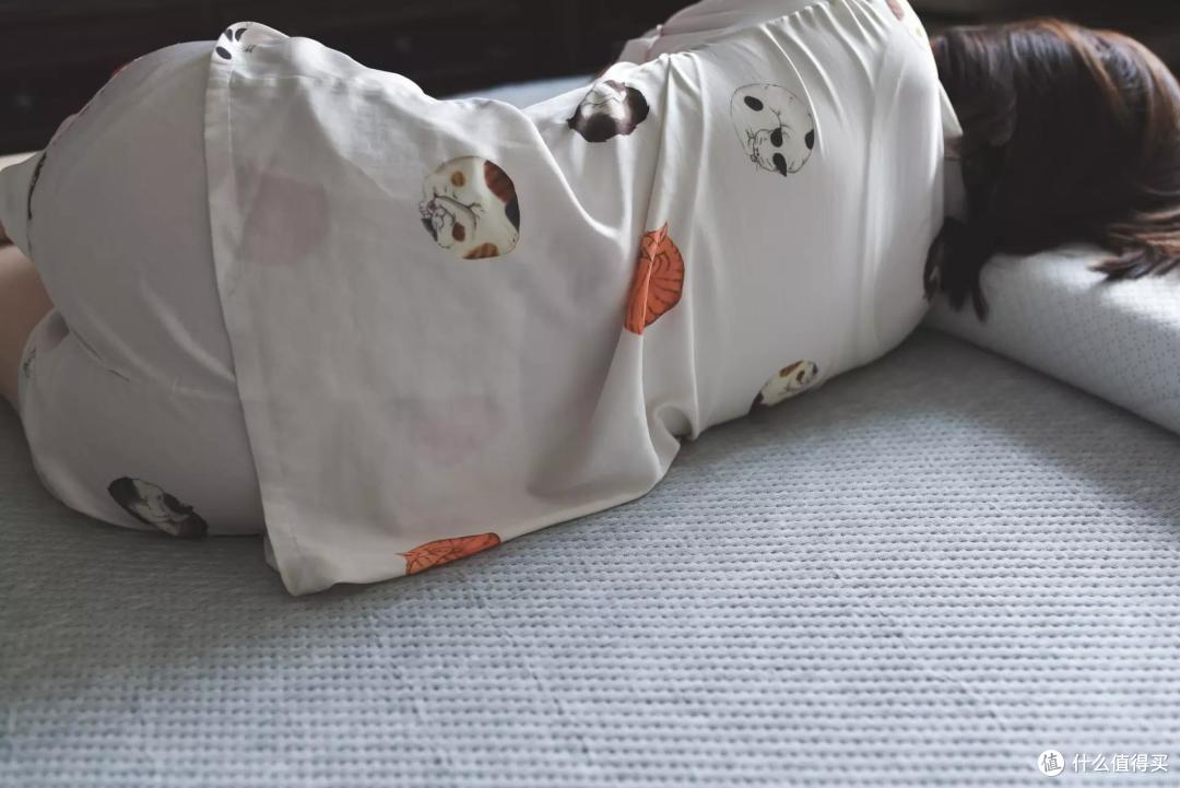 睡眠未必追求时长,更应该注重质量,选床垫应该注重哪些?