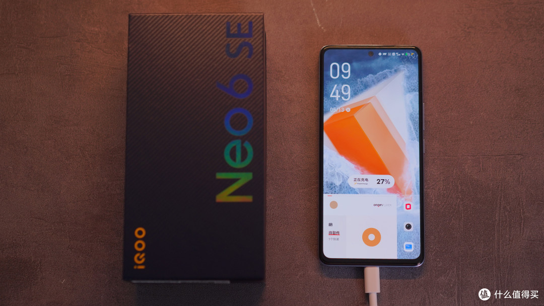 对比红米K40S,iQOO Neo6 SE能否「射门」成功?性能实测来了