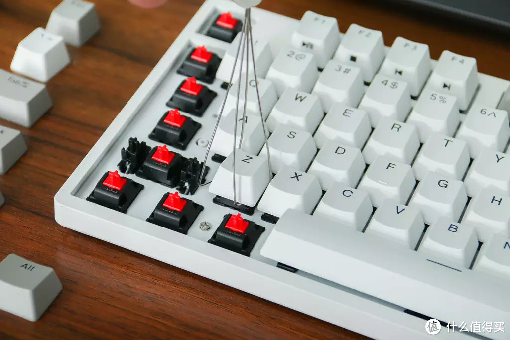 杜伽K320机械键盘：cherry红轴，OEM阶梯键帽，手感一绝！