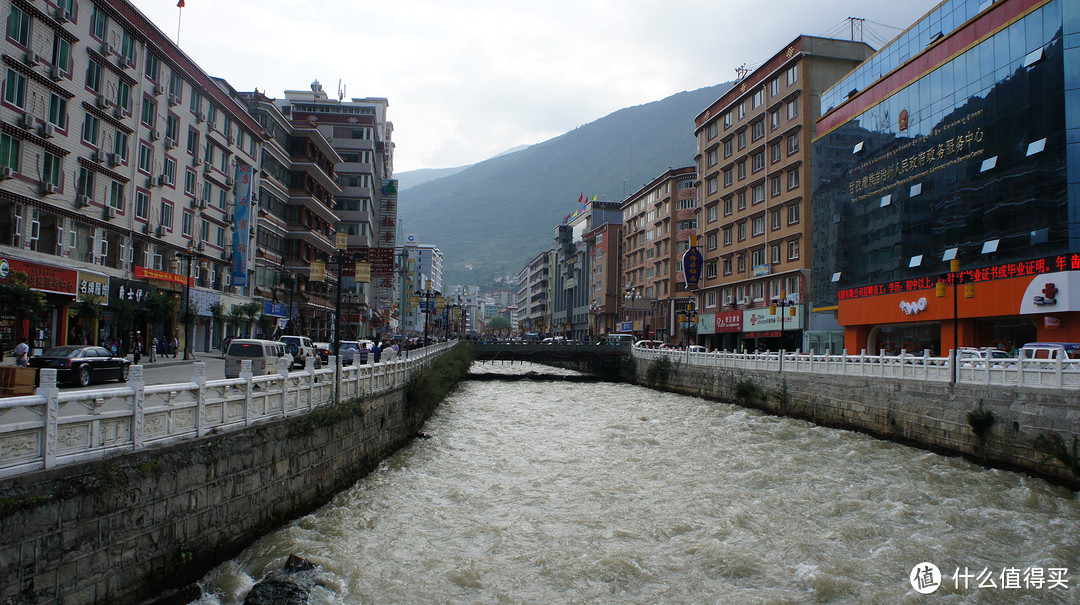 康定河水可谓湍急