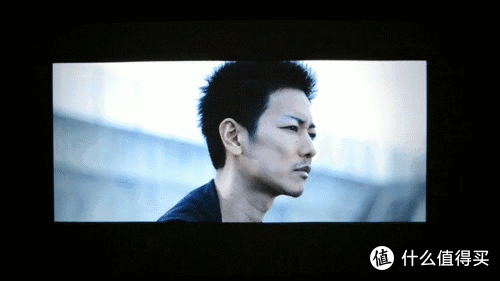 千元档投影怎么选？这款有颜又能打 — 知麻投影上手体验