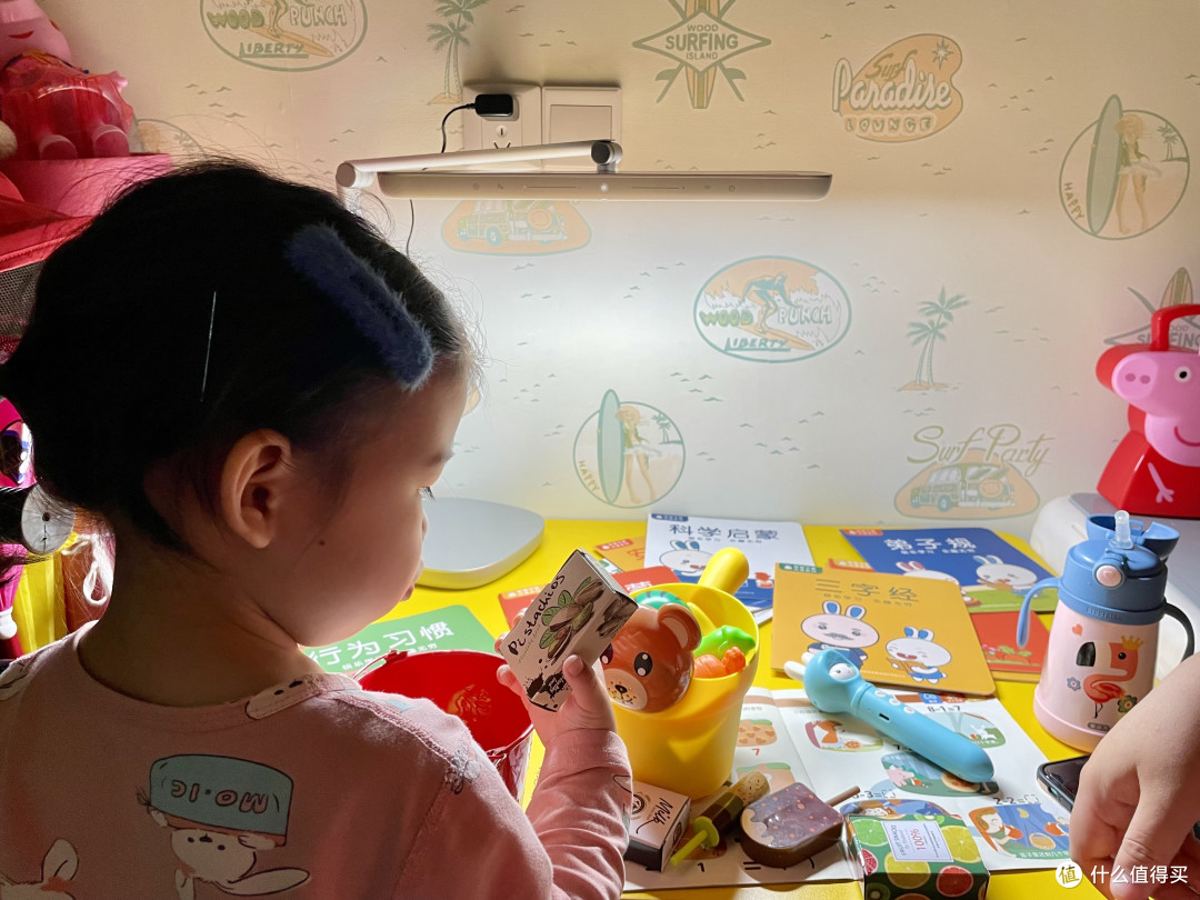 别让孩子的视力输在台灯上 - 飞利浦A5智能护眼台灯 “买家秀”