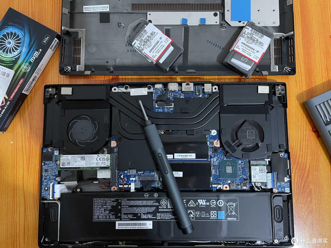 Intel公版3070移动工作站NUC X15简单开箱