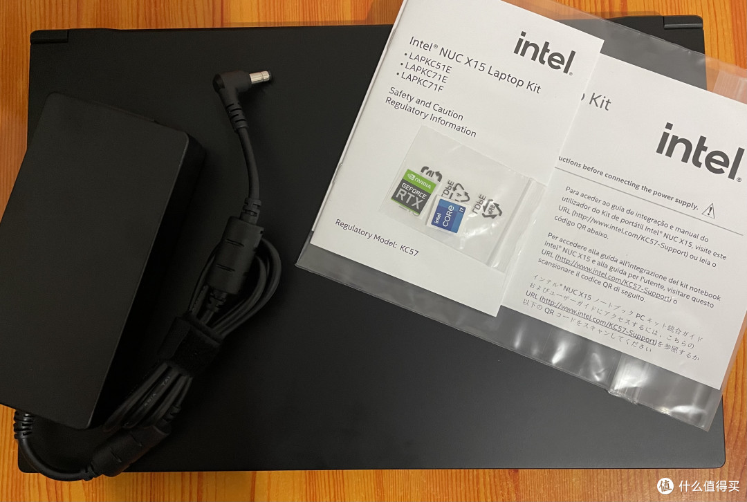 Intel公版3070移动工作站NUC X15简单开箱