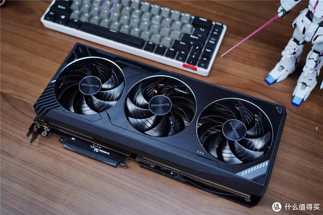 技嘉新卡皇驾到，RTX TITAN的完美替代品--GeForce RTX 3090 Ti GAMING OC 24G分享！