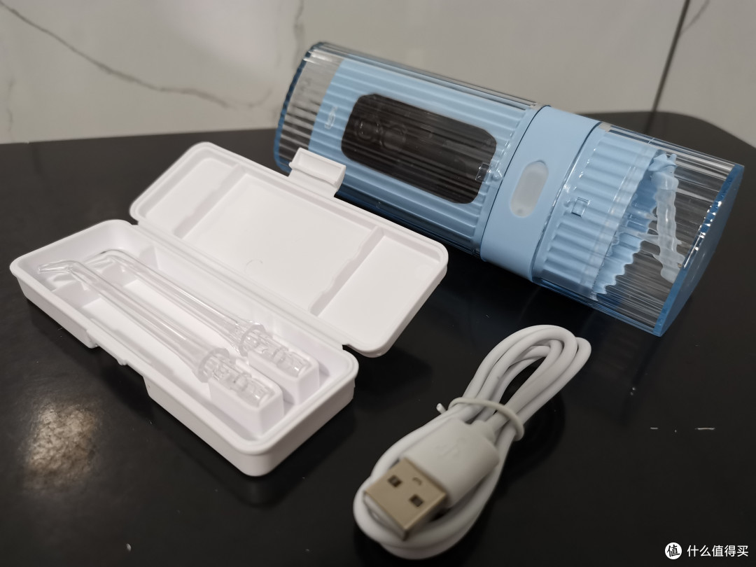 小巧便携的护牙小能手：Poby小三角便携冲牙器
