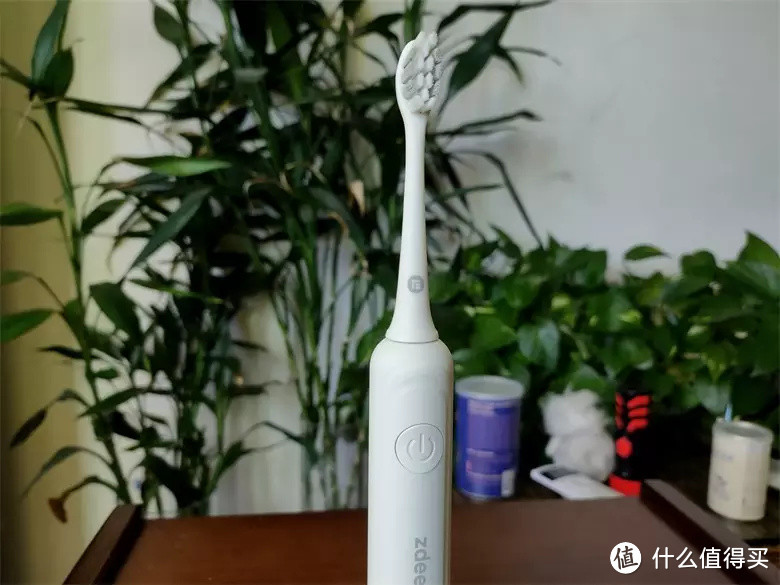 轻柔声波,深度洁齿更洁净-左点声波电动牙刷体验