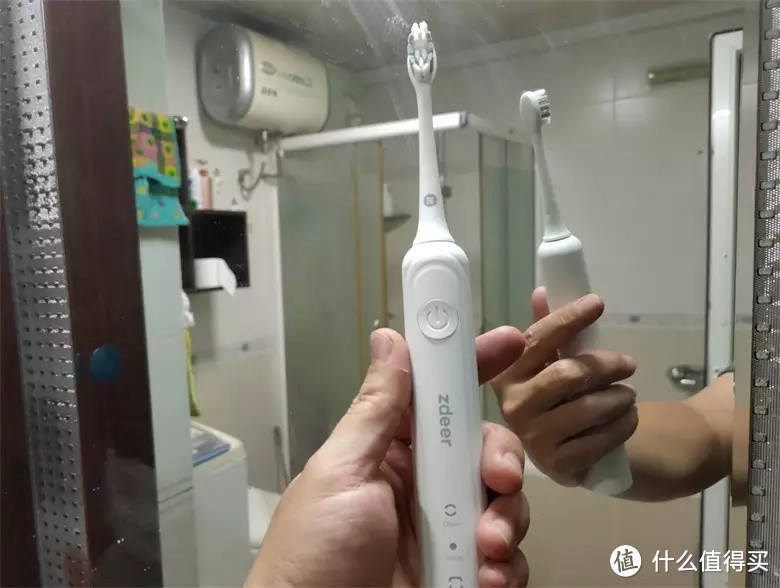 轻柔声波,深度洁齿更洁净-左点声波电动牙刷体验