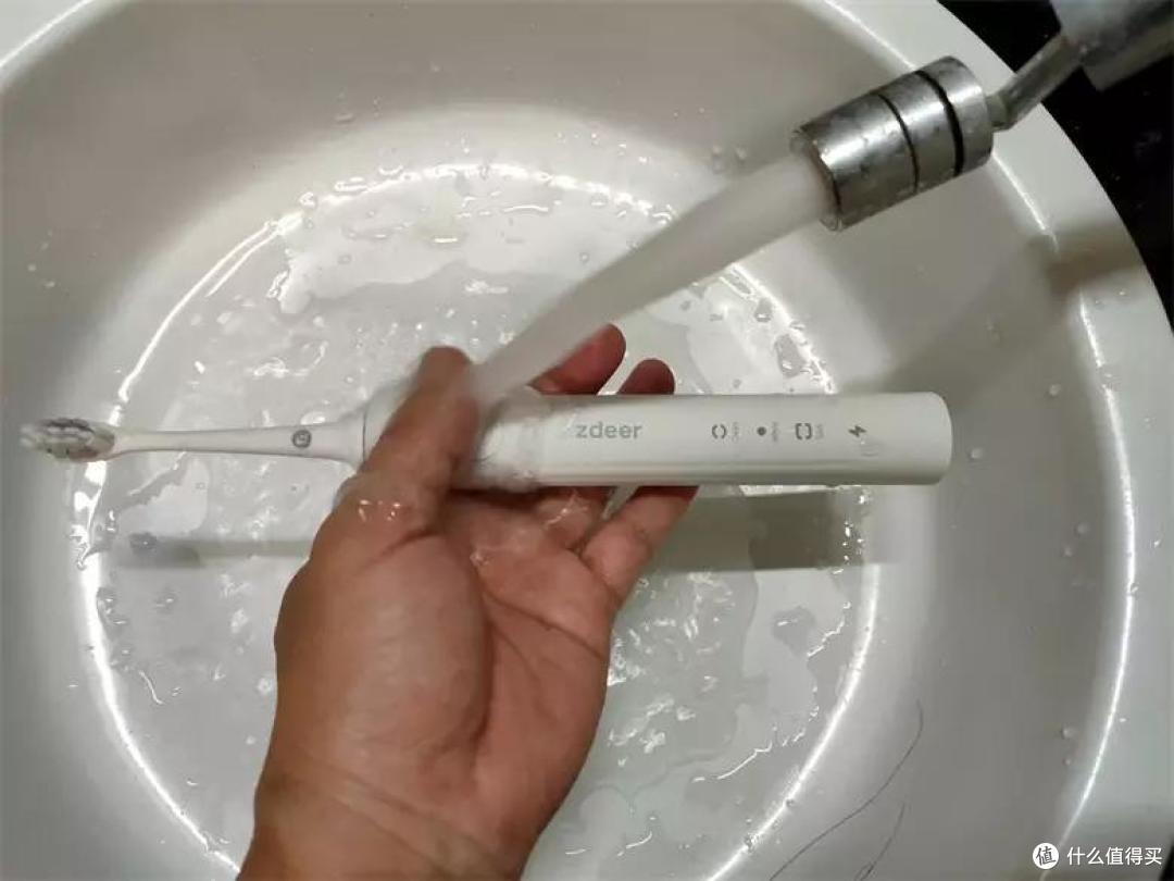 轻柔声波,深度洁齿更洁净-左点声波电动牙刷体验