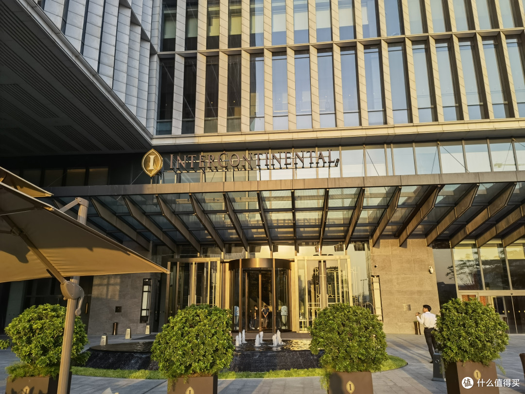 篇九十一:【虎龙狮象罗胸起,日月星辰趁眼开】,佛山新城保利洲际酒店