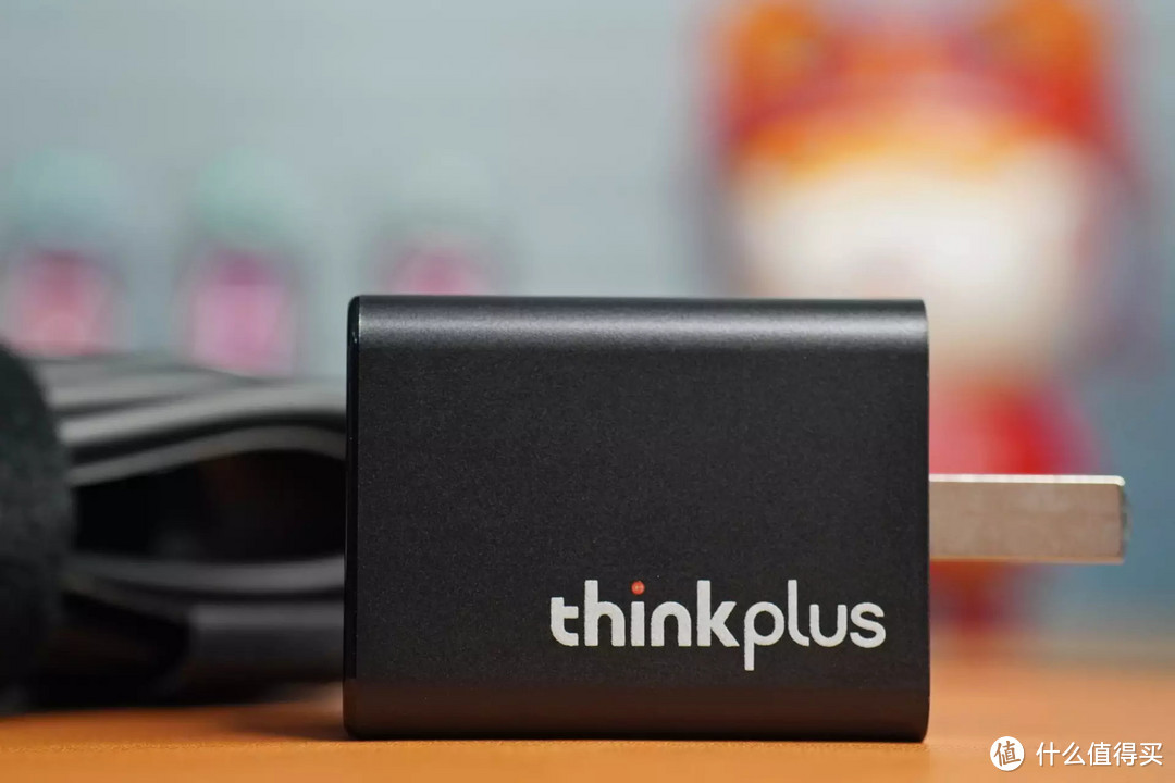 混合办公好物评测——thinkplus口红电源Nano 65W