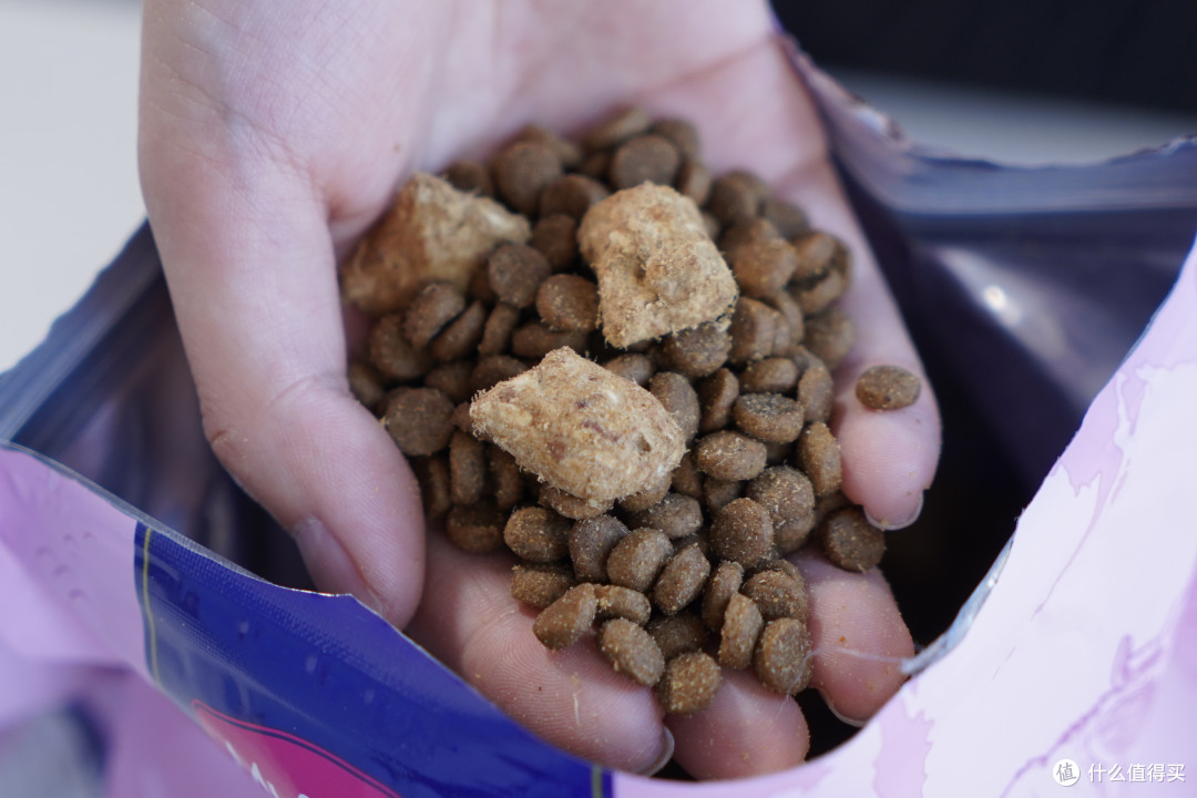 猫粮配方新趋势，种草麦富迪BARF生骨肉冻干天然粮，国产换粮好选择