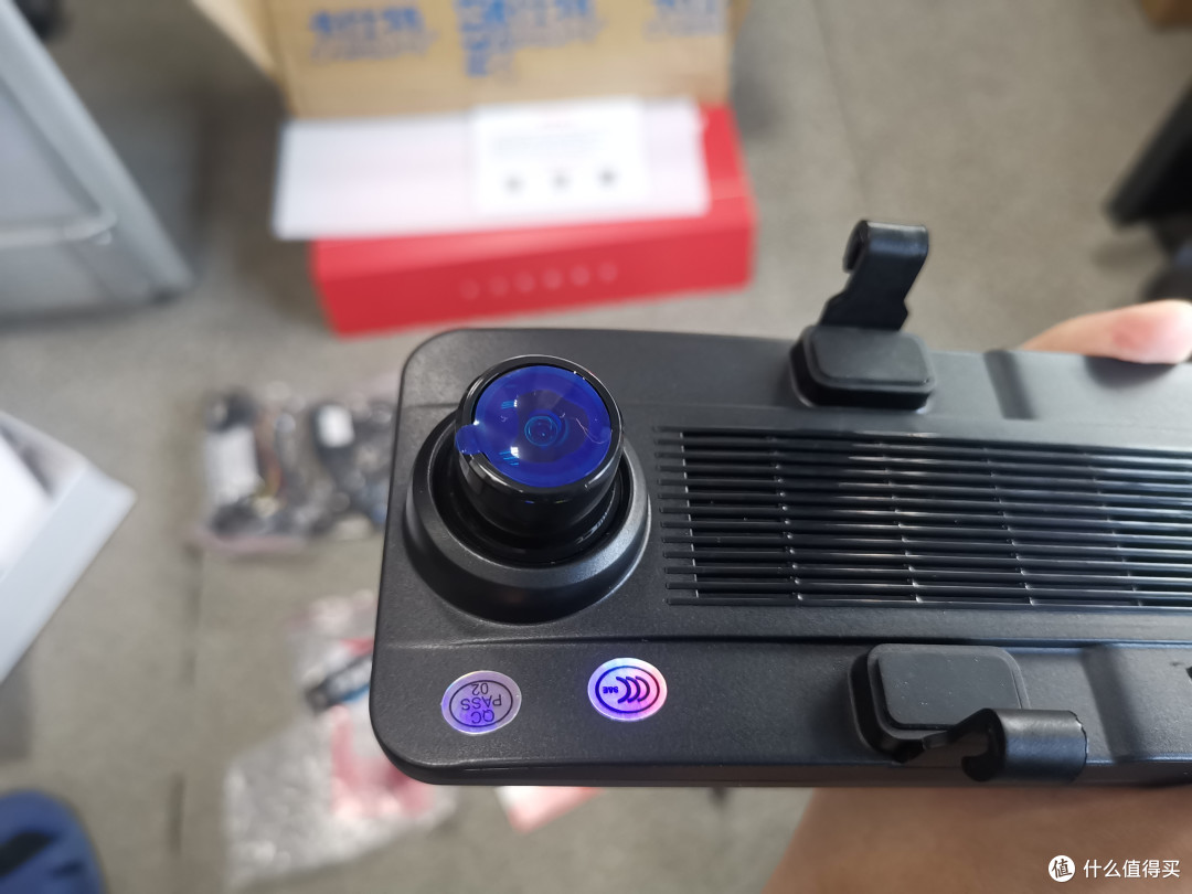 威路特?卡仕特?体验4K流媒体后视镜