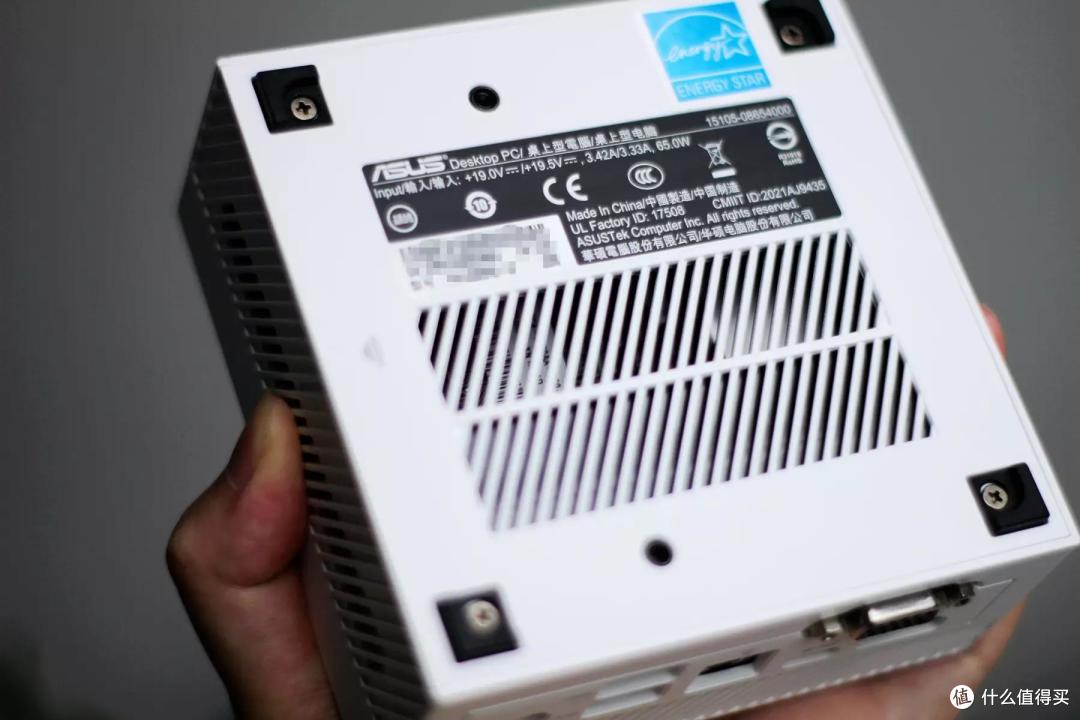 仅仅0.6L,还能“一线通”的Mini PC!华硕PN41吹雪白