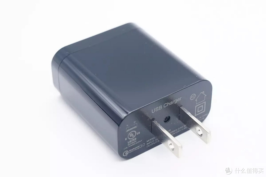 拆解报告:CARKU卡儿酷多功能汽车应急启动电源EPower-168