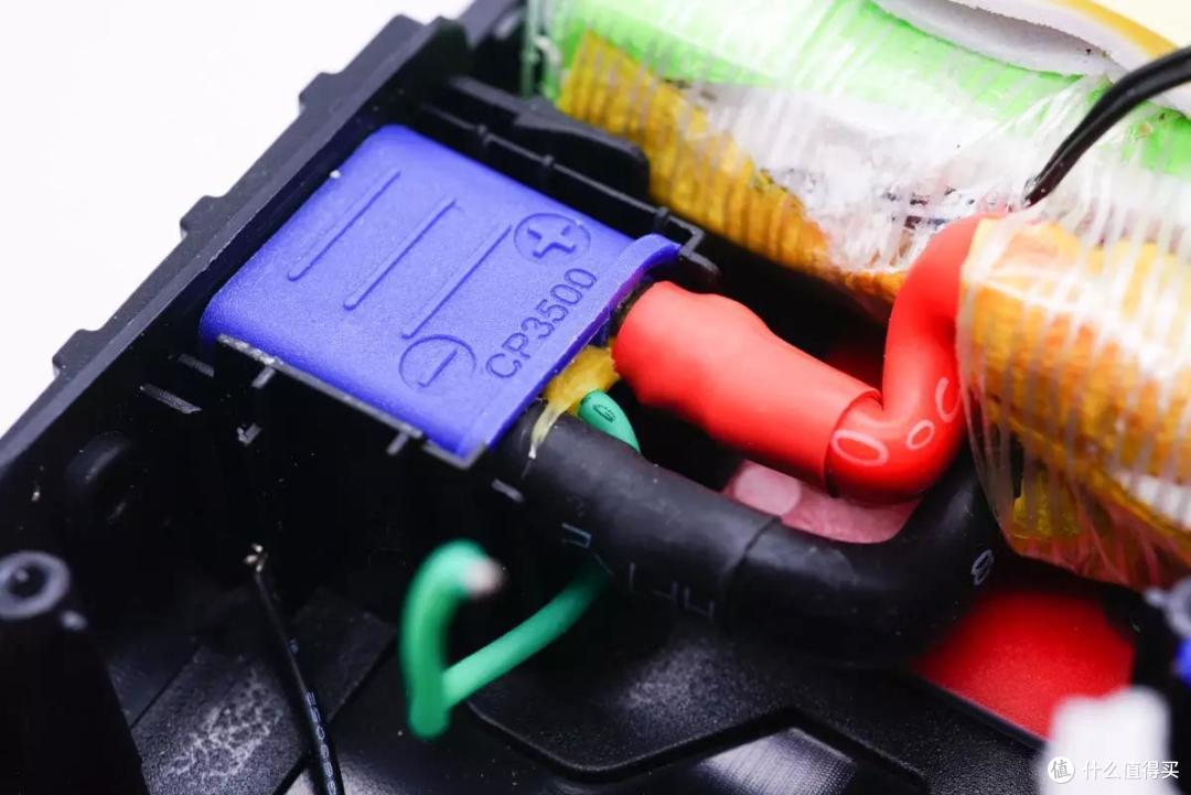 拆解报告:CARKU卡儿酷多功能汽车应急启动电源EPower-168