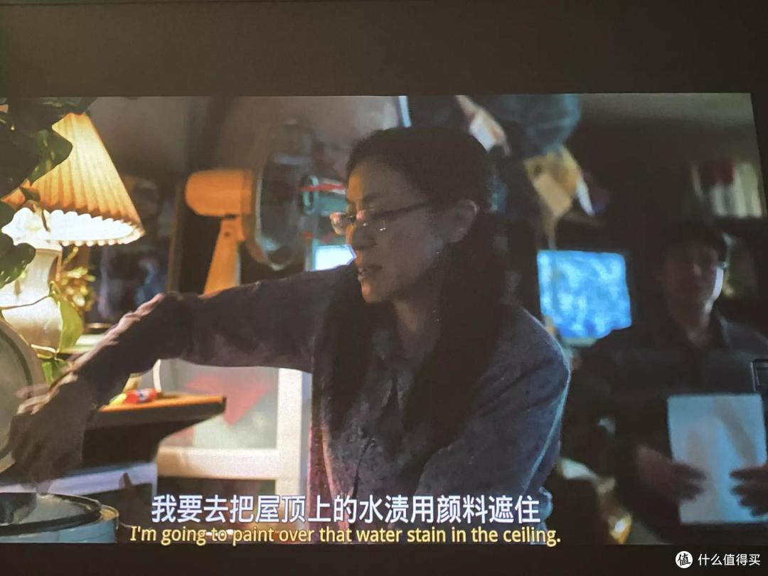 入手峰米R1 Nano超短焦激光投影仪，欢乐拎着跑！