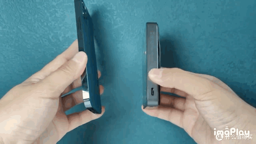 解决iPhone电量焦虑 摩米士透明磁吸无线充电宝
