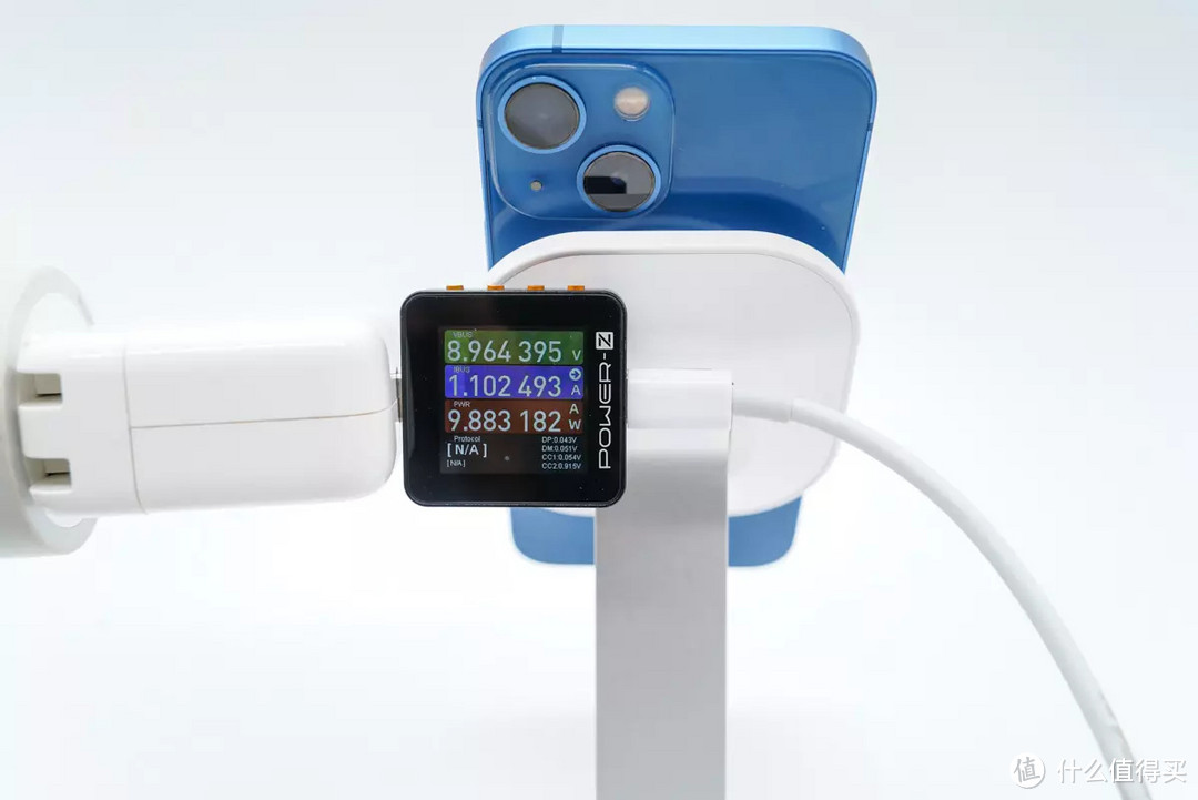 通过苹果“Made for MagSafe”认证，体验MOMAX二合一磁吸无线充电器