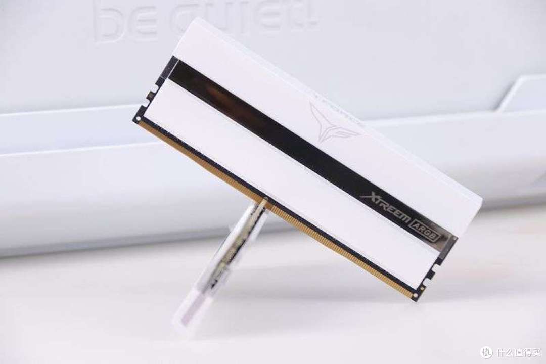 十铨梦境DDR4 4000体验，内存界颜值担当，默频很能打