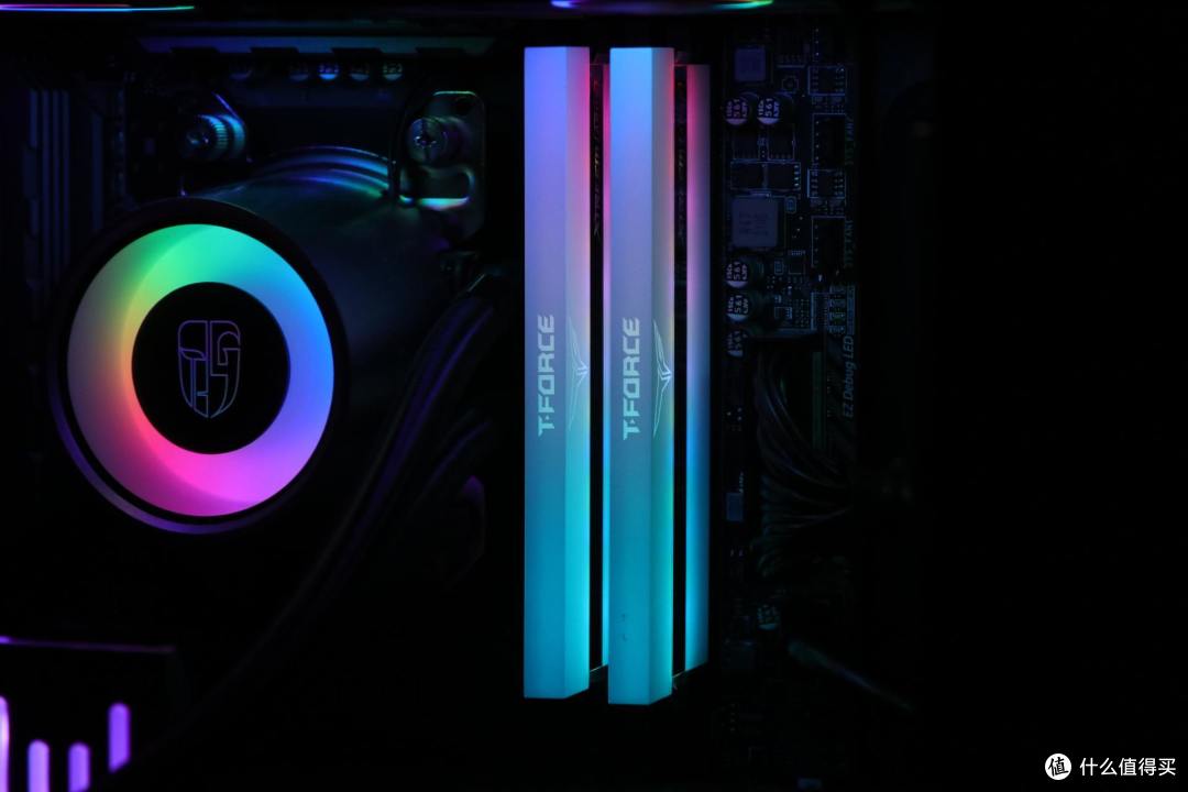 十铨梦境DDR4 4000体验，内存界颜值担当，默频很能打