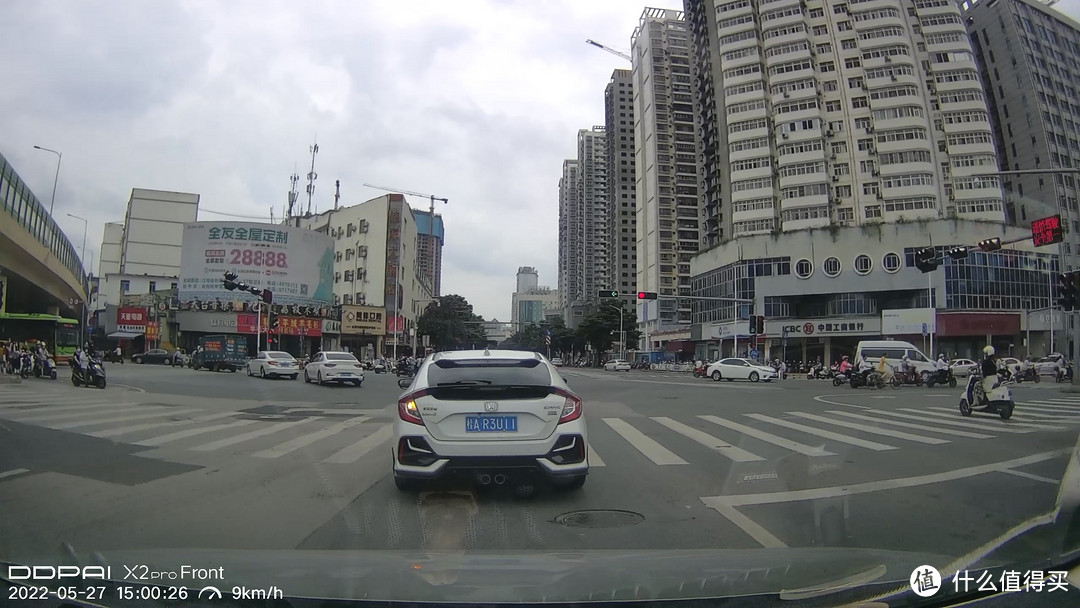 威路特?卡仕特?体验4K流媒体后视镜