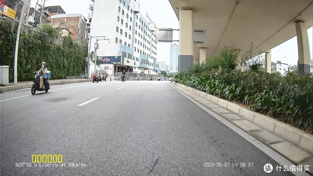 威路特?卡仕特?体验4K流媒体后视镜
