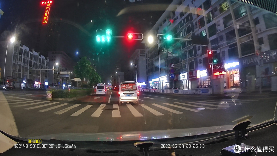 威路特?卡仕特?体验4K流媒体后视镜