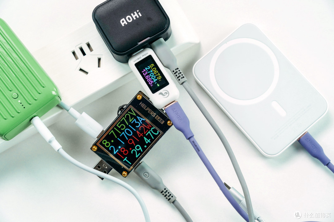 先于苹果发布,超小双口快充:aohi 40W 双口充电器解析