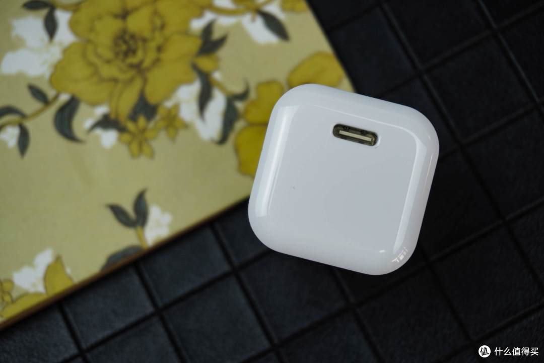 iPhone标配不带充电头，自己搞个适配度高的吧！