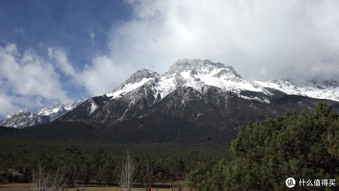 远眺玉龙雪山