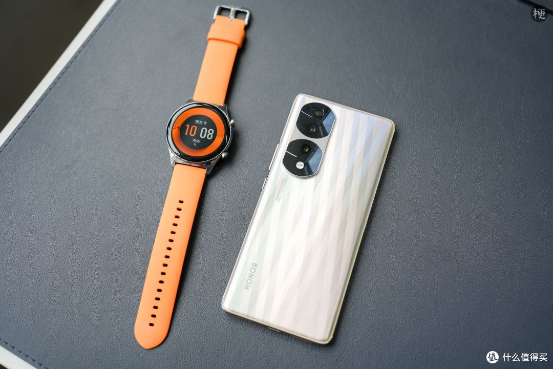 荣耀70 Pro+评测:超大杯用上了天玑9000,性能影像颜值,全线拉满!