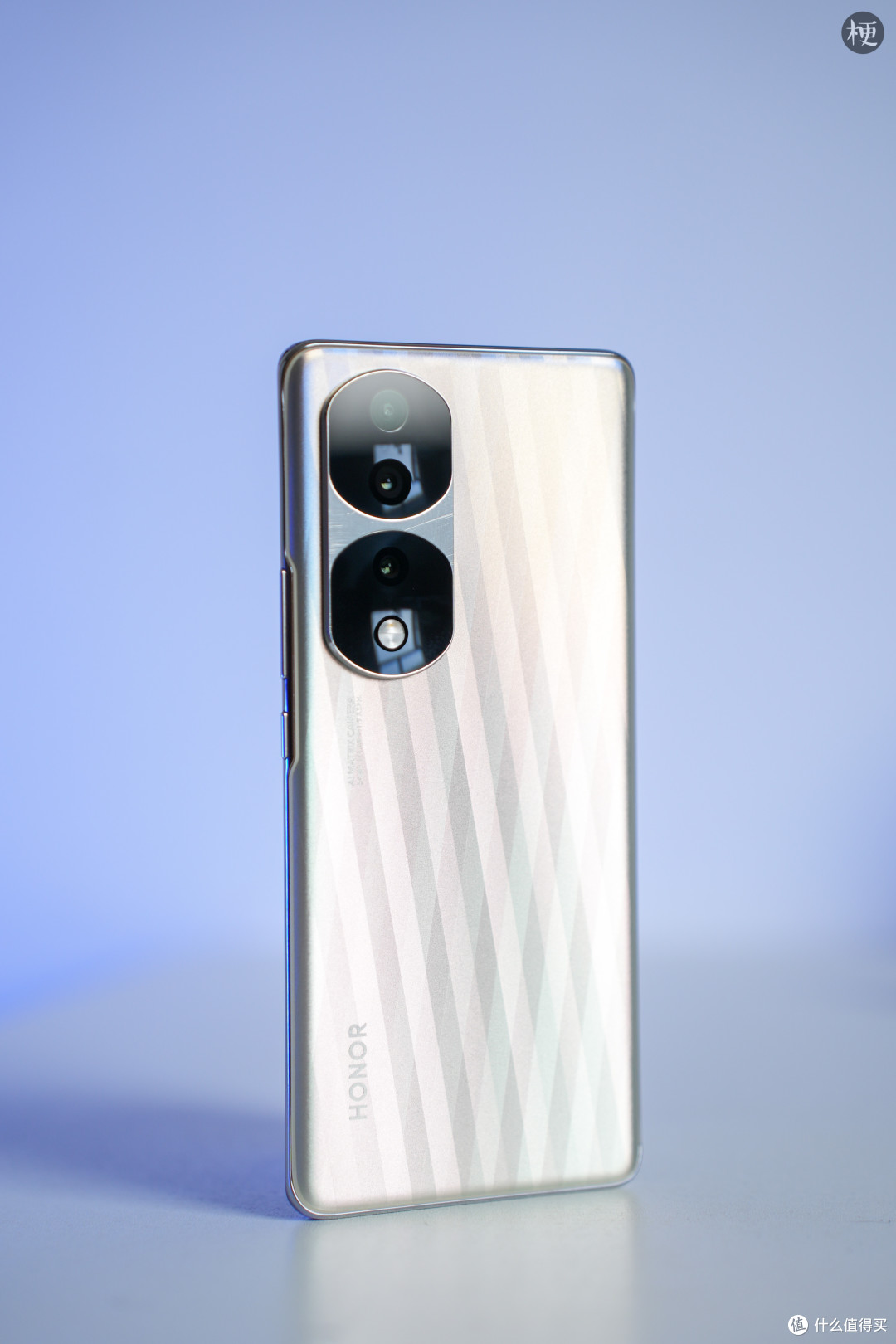 荣耀70 Pro+评测:超大杯用上了天玑9000,性能影像颜值,全线拉满!