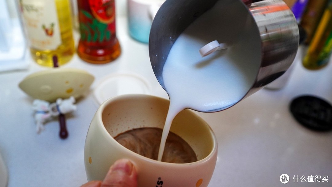 每位爱咖啡的人，都能做出浓密奶泡的方法
