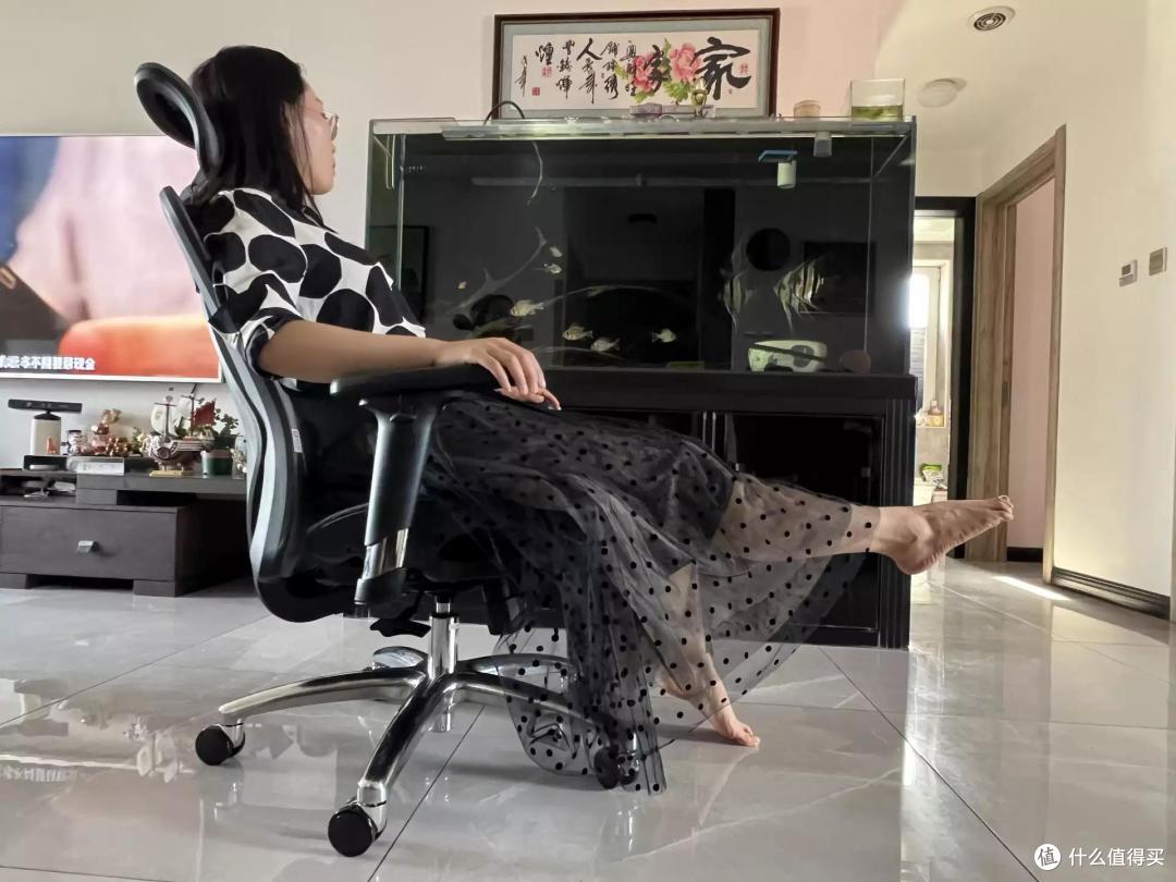 要舒服还是要健康?成年人不做选择题!西昊人体工学椅开箱分享