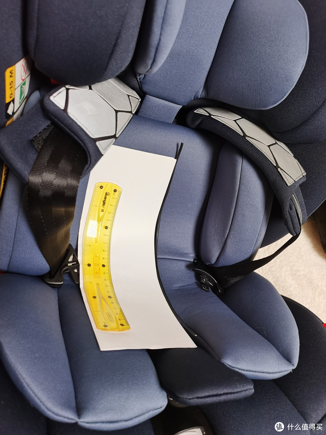 京东京造 C05700 儿童安全座椅​可调节角度简单展示