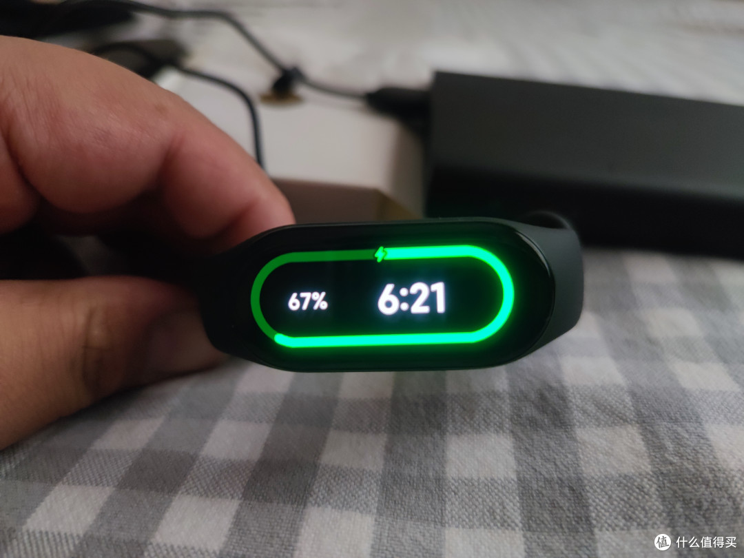 按照使用说明。第1次需要充电开机。