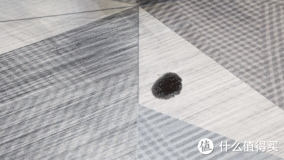 多年的包浆地毯焕然一新，蒸汽杀菌易操作，东菱布艺清洗机体验